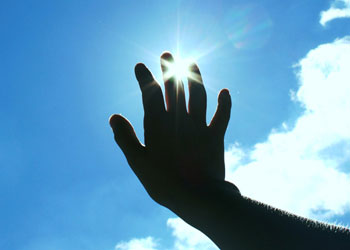 Hand in the sun Volunteer Girls